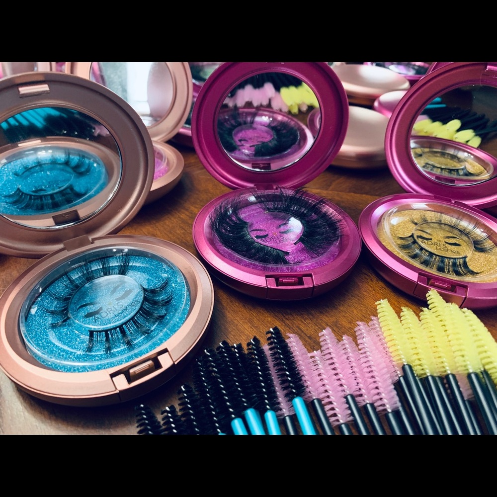 Lashes - Picture 6 of 7